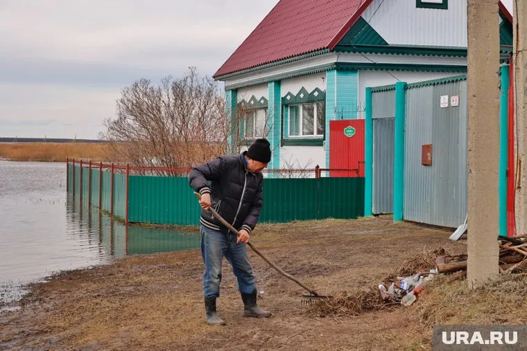 Челябинец Александр Мальцев живет в Усть-Уйском каждое лето