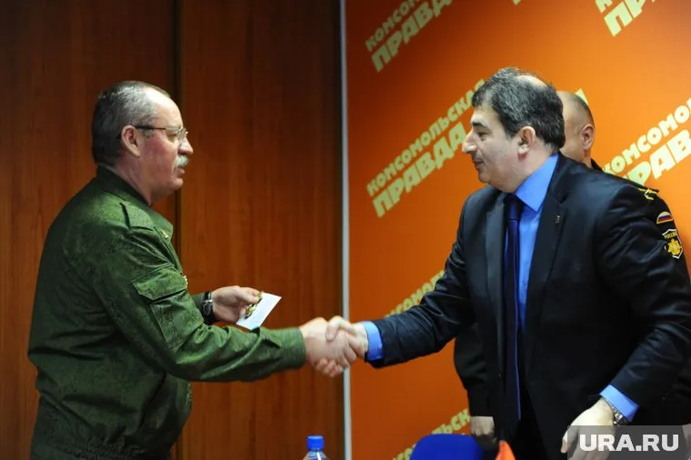 Василий Катанэ (слева) стал руководителем ОНК