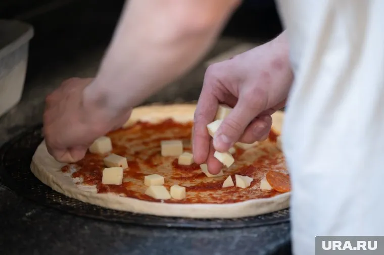 В доставке также выявлены нарушения по части обучения персонала