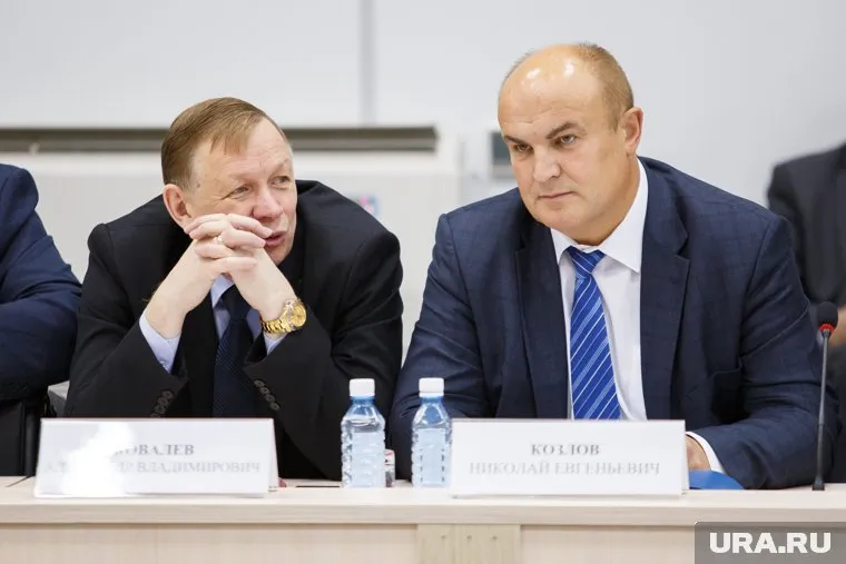 Александр Ковалев (слева) попытается переизбраться на очередной срок