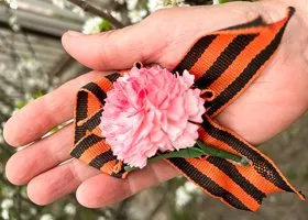 Патриотические песни, флешмобы, рекорды и отмена мероприятий — как Ямал отмечает 9 Мая