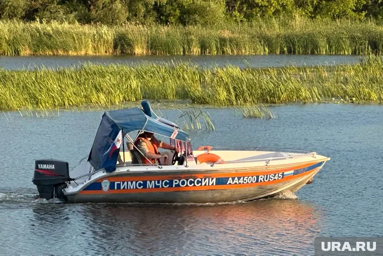 МЧС ищут человека, который пропал в реке Волге 
