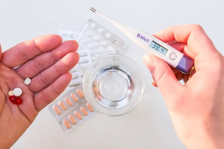 Клипарт Температура и лекарства. Тюмень