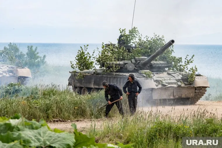 Танкисты Западного военного округа оказывают огневую поддержку мотострелковым подразделениям