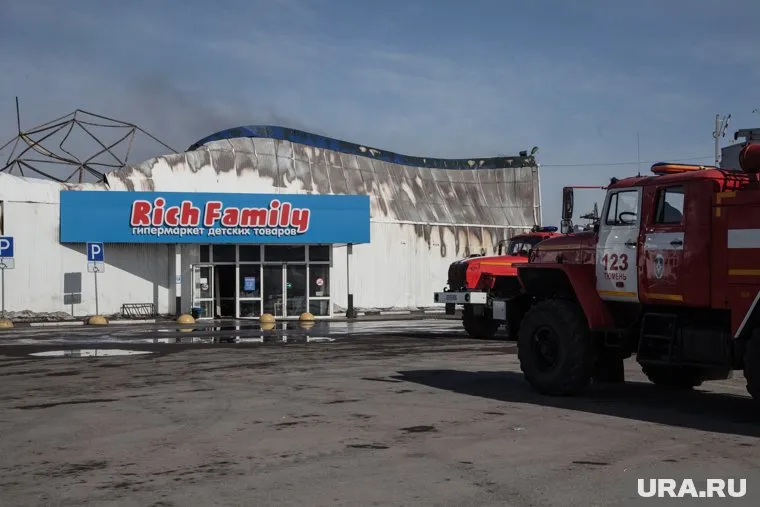 Пожар в супермаркекте игрушек разгорелся в ночь на 5 апреля
