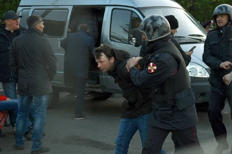 Протесты в сквере. Екатеринбург