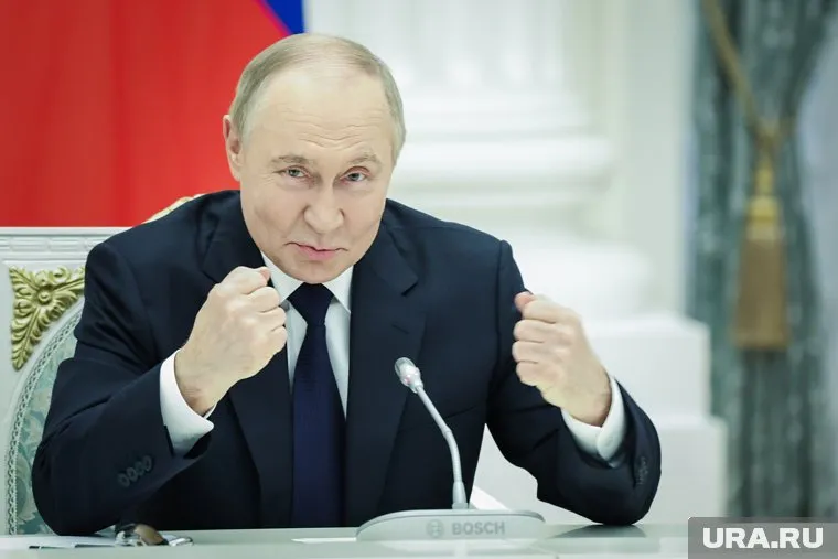 Президент Владимир Путин заявил, что предприятия должны снизить выбросы в городах