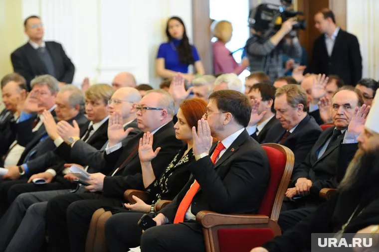 Депутаты челябинского парламента определят будущее четырех коллег