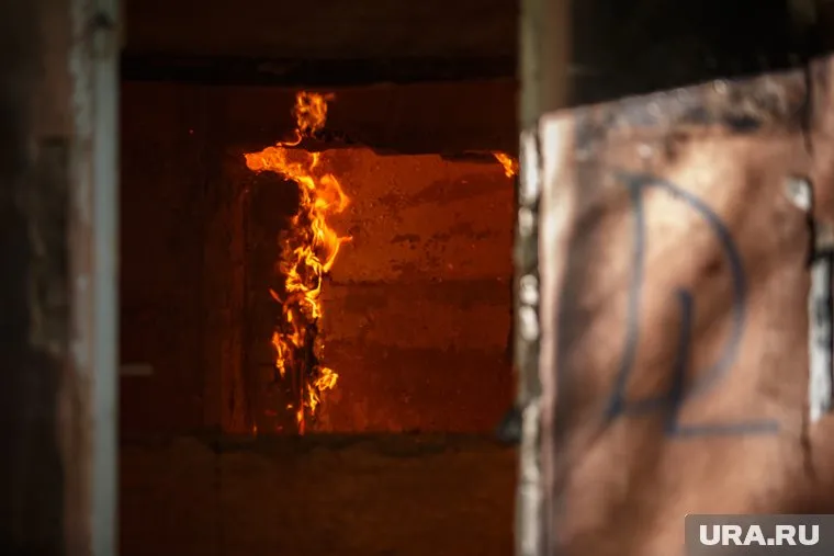 Чтобы спастись от огня, люди выпрыгивали со второго этажа