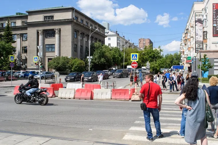 Дорожные работы на центральных улицах Екатеринбурга