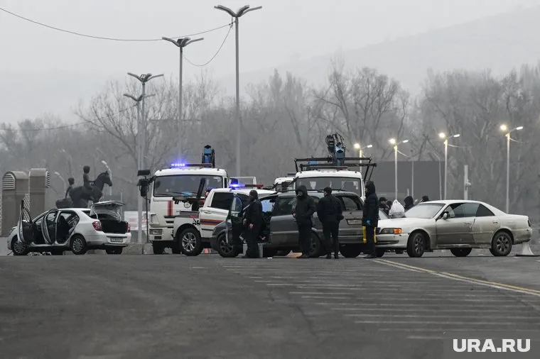 Из-за протестов в двух регионах Казахстана ввели режим чрезвычайного положения