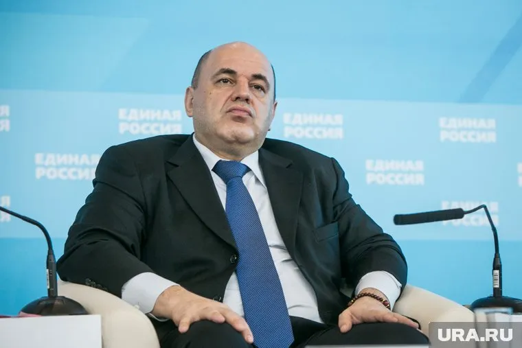 Михаил Мишустин заявил, что опекуны смогут оформлять пособия онлайн