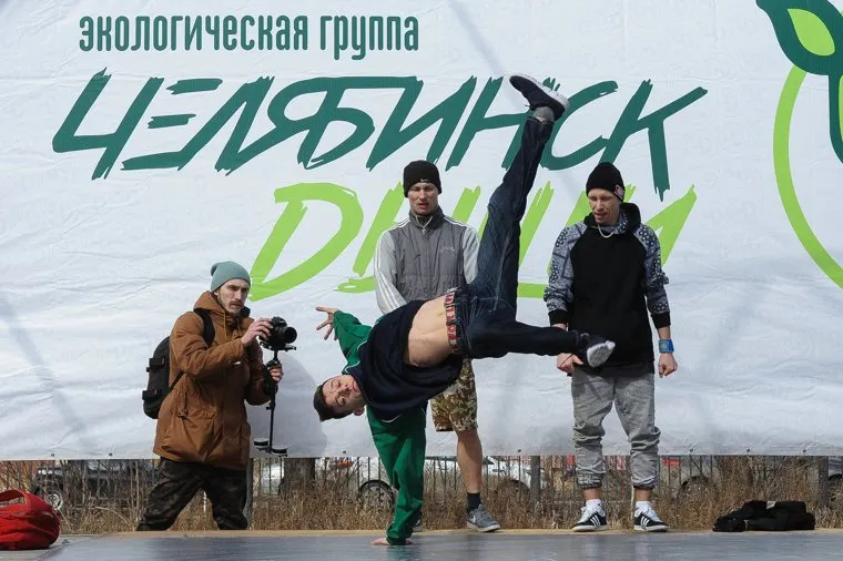 Экологический народный сход Челябинск дыши Николая Сандакова, в сквере Колющенко. Челябинск