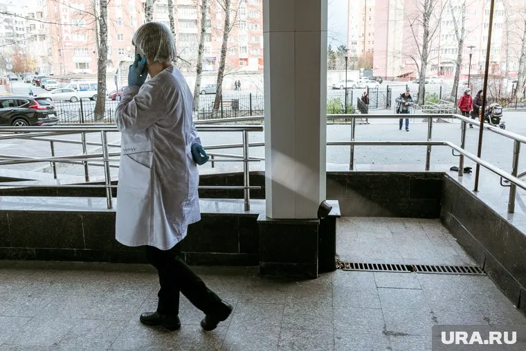 В ближайшие дни от Тюмени отправятся два специалиста