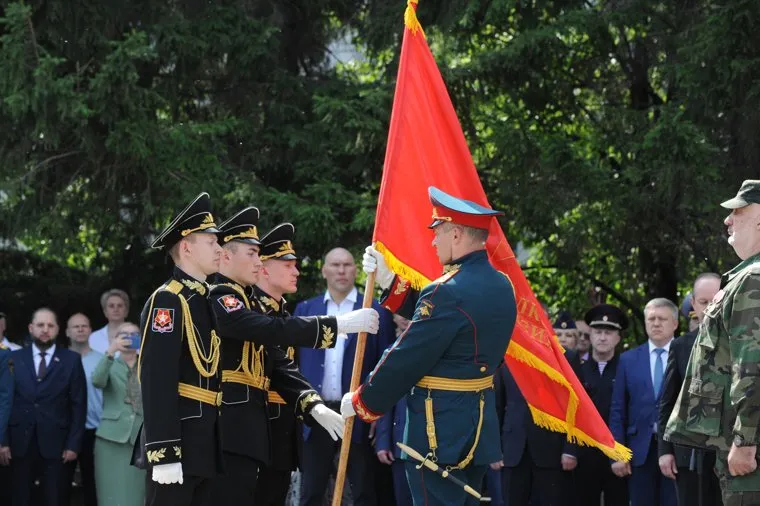 Передача знамен. Челябинск