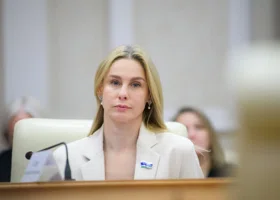 «Екатеринбургу не хватает женской руки»: cправедливороссы пиарят перед выборами депутата ЗС Есину