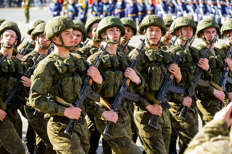 Генеральная репетиция торжественного построения Челябинского гарнизона. Челябинск