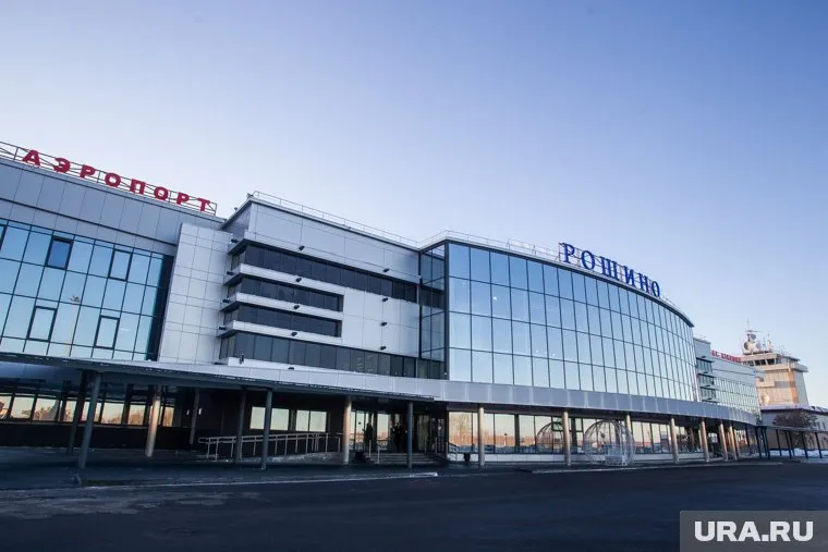 В тюменском «Рощино» вынужденно сел лайнер «Ютэйр»