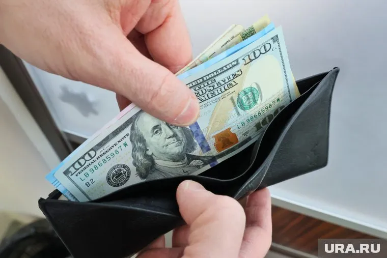 Курс доллара превысил 67 рублей