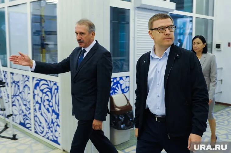 Алексей Текслер (справа) объявил выговор Леониду Одеру (слева)