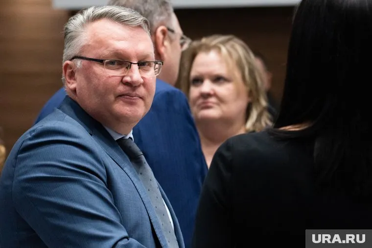 Свердловский парламентарий Сергей Никонов утверждает: речь идет о его полном тезке