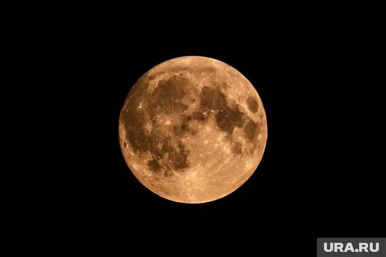 Луна в июне приобретет красный оттенок