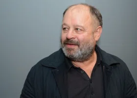 «Банкетный алкоголизм», бездетность и монастырь: известному актеру Владимиру Ильину — 78