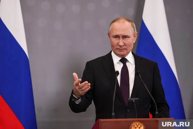 Владимир Путин вручил госнаграду за трудовые успехи и добросовестную работу