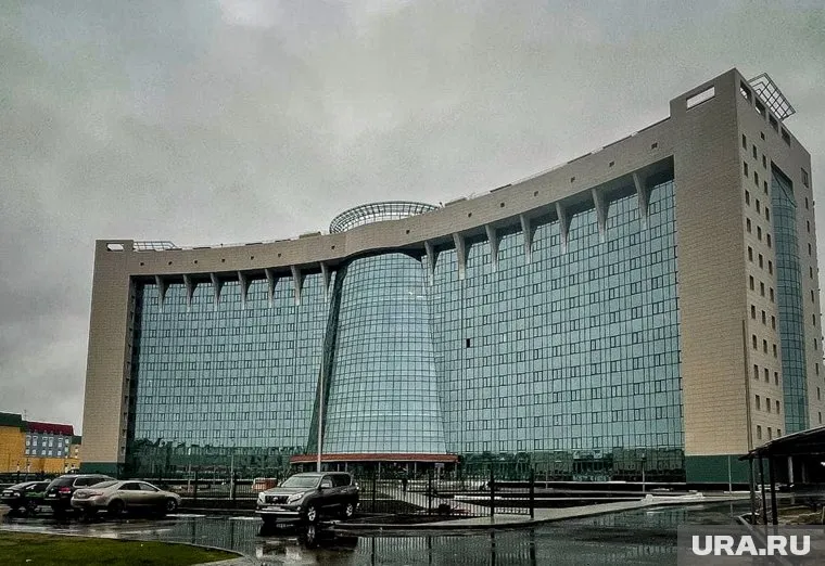 Нижневартовская окружная больница в лучшем случае будет достроена осенью