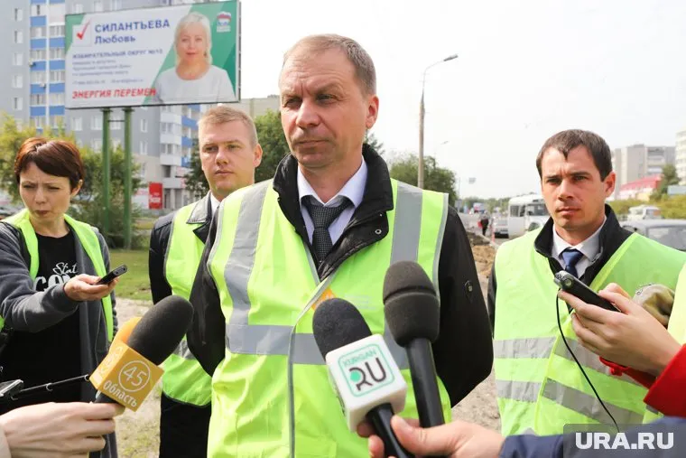 Уход с поста директора департамента развития городского хозяйства Кургана Вадима Лютикова (справа) спровоцировал разговоры о новых отставках в мэрии