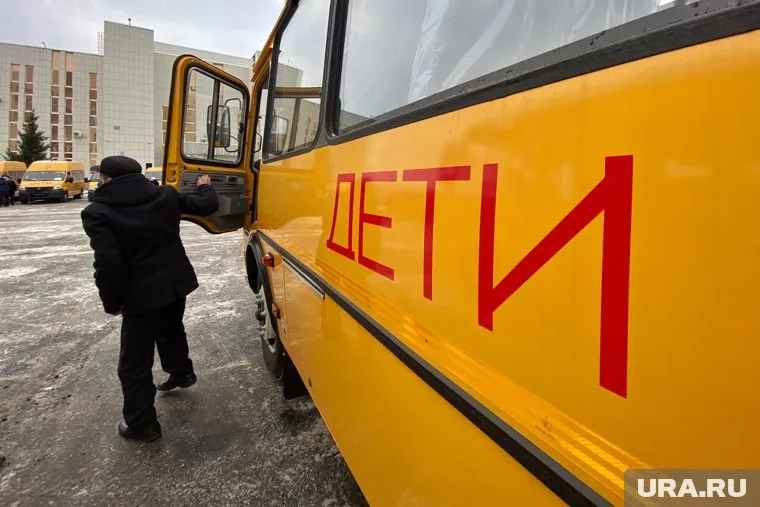Водитель угрожал высадить детей, ему мешал шум от их мобильных телефонов