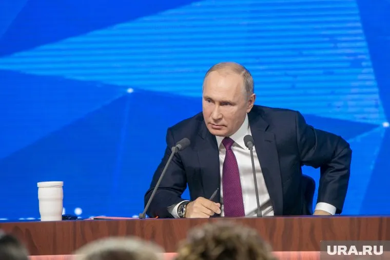 Владимир Путин считает, что вмешиваться в дела Венесуэлы другим странам не нужно