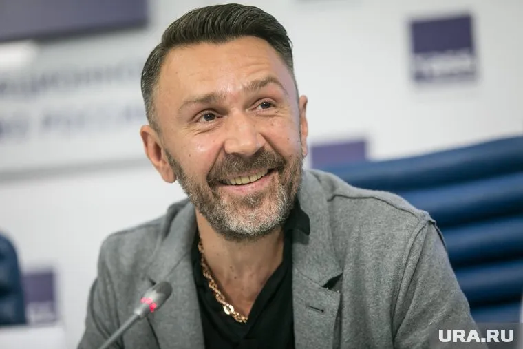 Шнур ответил матерным стихотворением