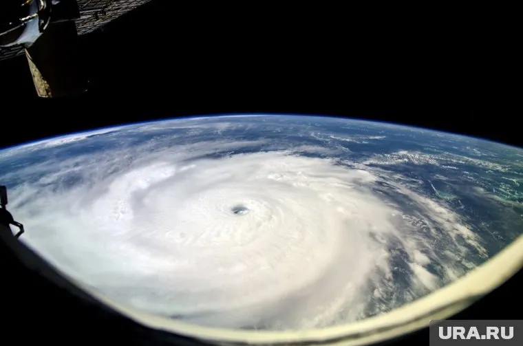 Ураган хорошо виден из космоса