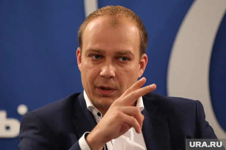 Чиновника обвиняют в превышении полномочий