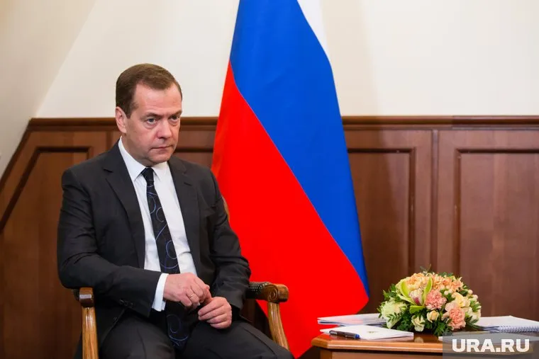 Дмитрий Медведев и другие VIP отправились открывать новое месторождение «Роснефти»