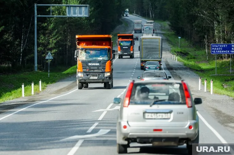Виновник аварии пытался уехать, но его остановила фура