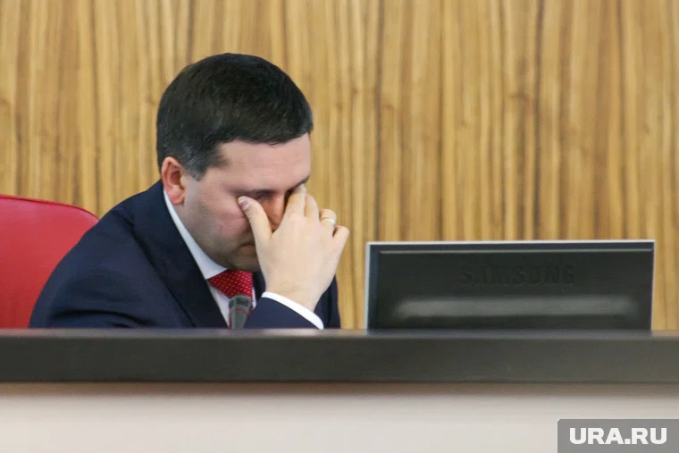 В ямальском парламенте все обыденно: половины старого созыва уже нет, но в руководстве — все те же лица. За редкими исключениями