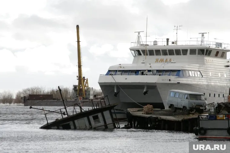 Плавсредства на дне Оби создадут реальную угрозу судоходству
