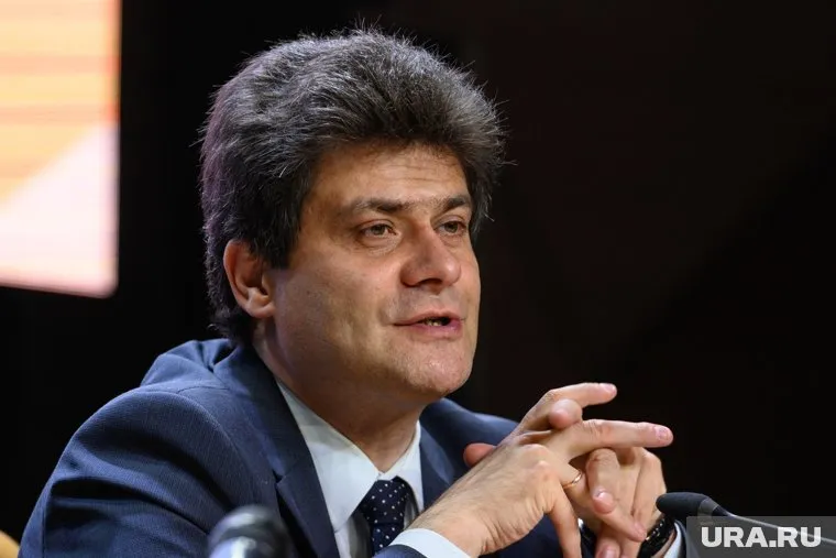 Александр Высокинский забирает из мэрии своих подчиненных