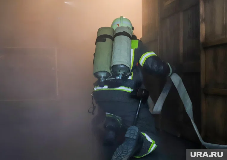 Возгорание произошло в двухэтажном гараже