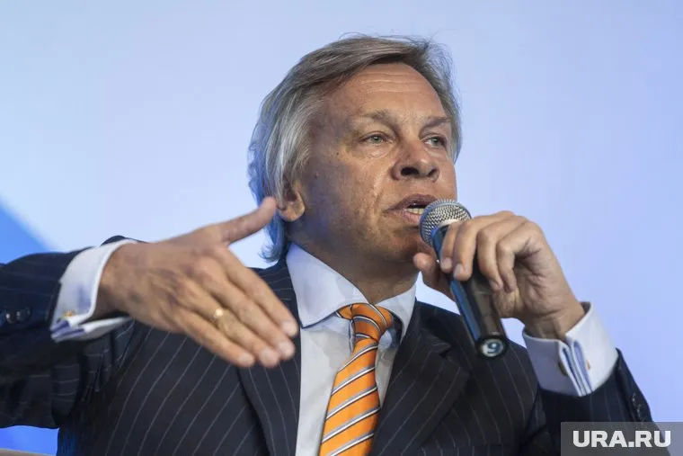 По мнению Алексея Пушкова, скандал вокруг певицы «излишне раздут»