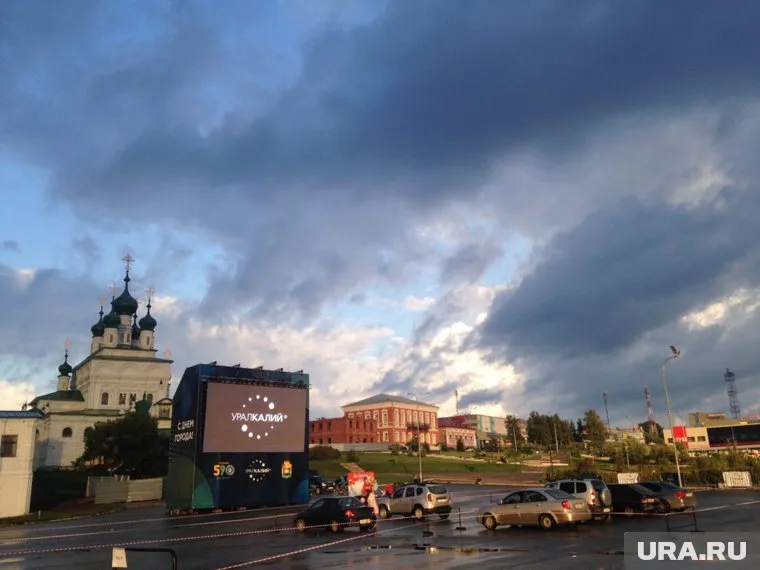 11 вечеров горожане смогут смотреть фильмы из салонов машин