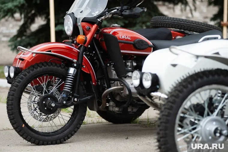 На заводе предлагают по сути две модели. Но благодаря огромному выбору комплектующих можно создать тысячи вариантов неповторимых мотоциклов