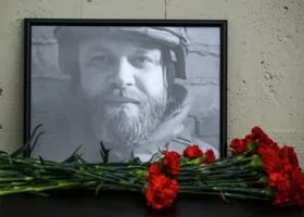 Путин прислал венок на прощание с военкором, погибшим от дрона ВСУ: биография Зуева и реакция на его смерть