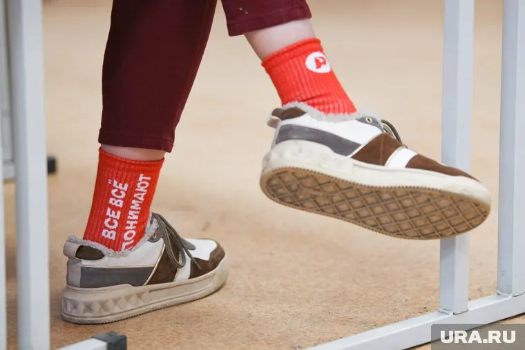 Иван Рылов работает с учениками младшей и средней школы