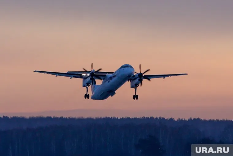 Нэнси Пелоси прибыла в аэропорт Тайваня