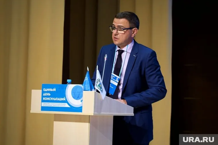 Директор АО «СУЭНКО» Данил Анучин выступил перед представителями компаний и бизнеса