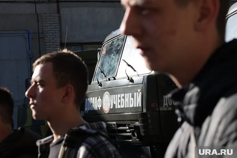 В курганской школе ДОСААФ начался учебный год для будущих призывников