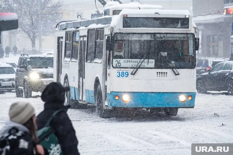 На уборку улиц вывели десятки единиц уборочной техники